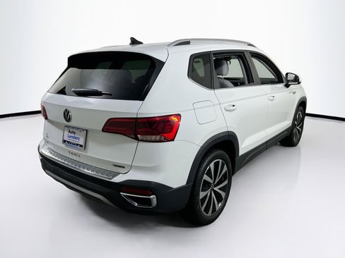 Used 2023 Volkswagen Taos SE image 5