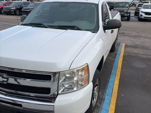 Used 2011 Chevrolet Silverado 1500 W/T w/ LS Package image 1