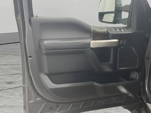 Used 2021 Ford F250 Lariat w/ Chrome Package image 15