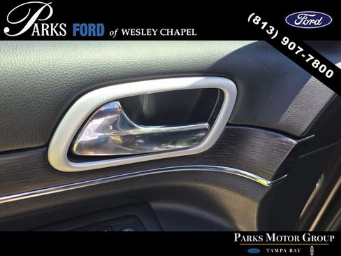 Used 2020 Jeep Grand Cherokee Summit AWD/4WD image 17