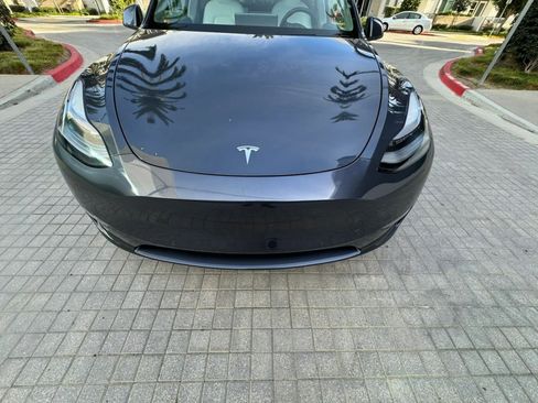 Used 2024 Tesla Model Y 2WD image 36