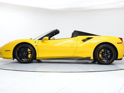 Certified 2018 Ferrari 488 Spider image 4