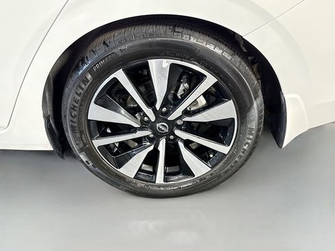 Used 2024 Nissan Sentra SV w/ SV Premium Package image 37