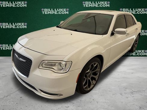 Used 2019 Chrysler 300 Limited image 8