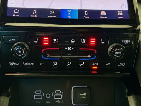 Used 2025 Jeep Grand Cherokee L Overland image 16