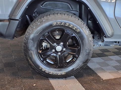 Used 2021 Jeep Wrangler Sport AWD/4WD image 9