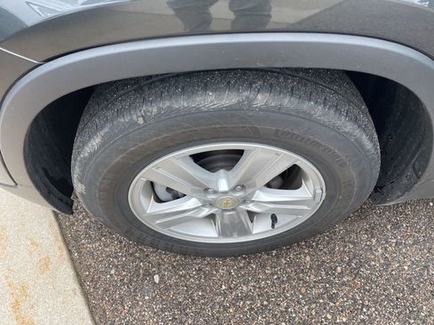 Used 2020 Chevrolet Trax LT w/ LT Convenience Package image 20