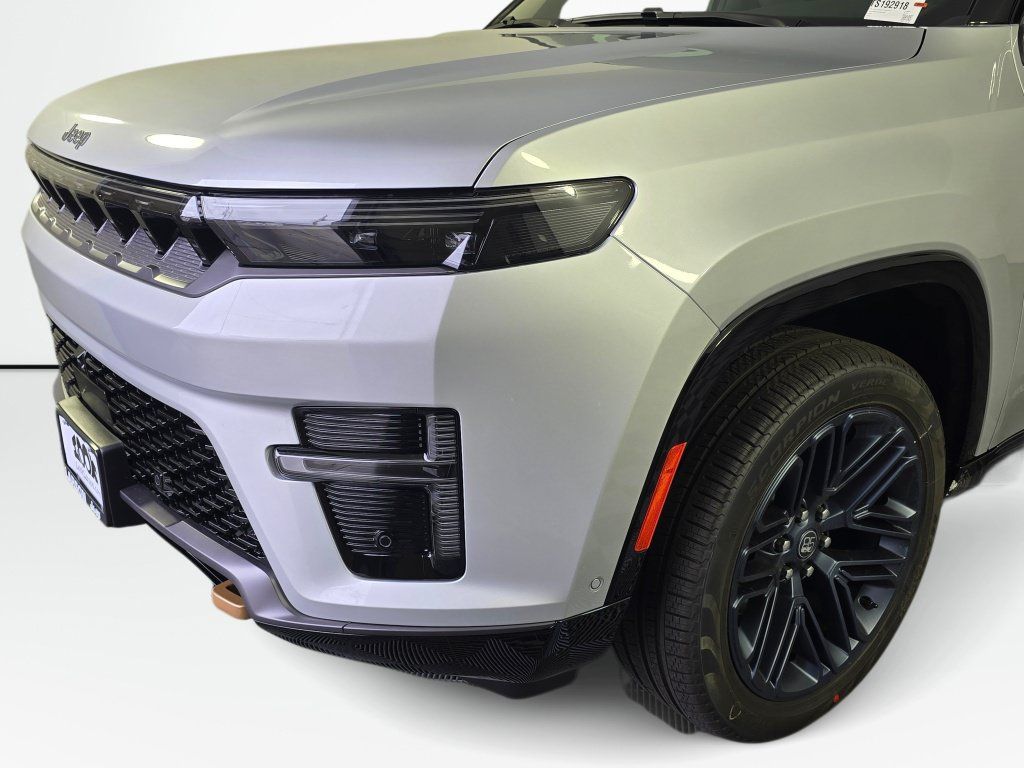 New 2026 Jeep Grand Wagoneer 4WD image 12