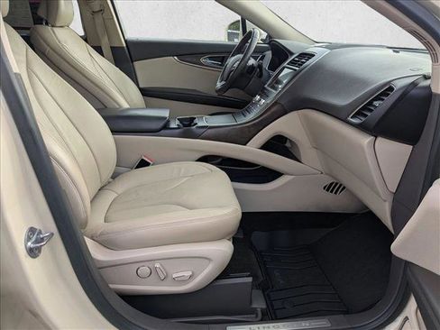 Used 2016 Lincoln MKX Reserve w/ Cargo Utility Package FWD image 20