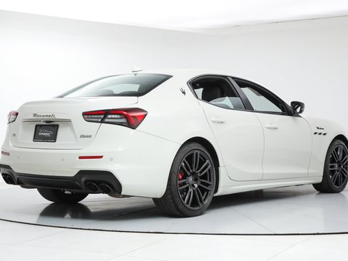 Certified 2023 Maserati Ghibli Modena RWD image 5