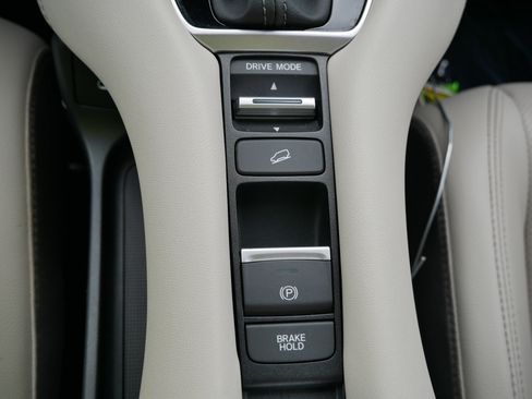Certified 2024 Honda HR-V EX-L image 32