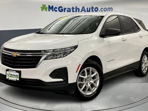 Used 2022 Chevrolet Equinox LS image 2