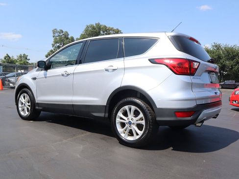Used 2019 Ford Escape SE FWD image 3