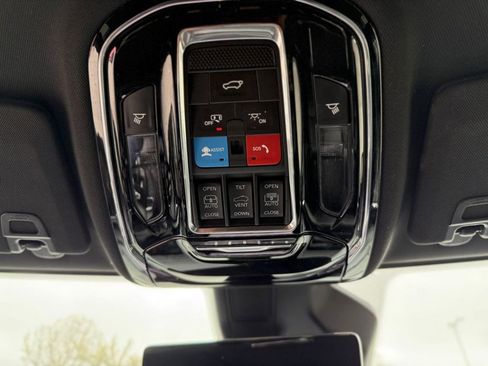 Used 2023 Jeep Grand Cherokee L Overland w/ Advanced Protech Group III AWD/4WD image 29