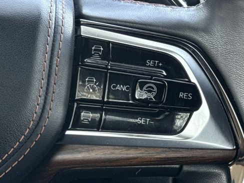 Used 2022 Jeep Grand Cherokee L Summit w/ Advanced Protech Group IV AWD/4WD image 15