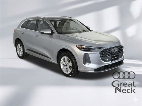 Certified 2025 Audi Q5 Premium w/ Convenience Package AWD/4WD image 12