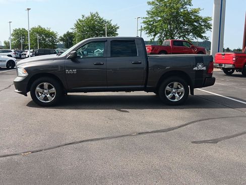 Used 2017 RAM 1500 Express AWD/4WD image 11