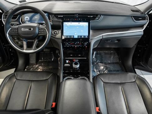 Used 2023 Jeep Grand Cherokee L Limited w/ Luxury Tech Group II AWD/4WD image 22
