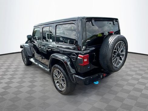 Used 2022 Jeep Wrangler Unlimited Sahara AWD/4WD image 8