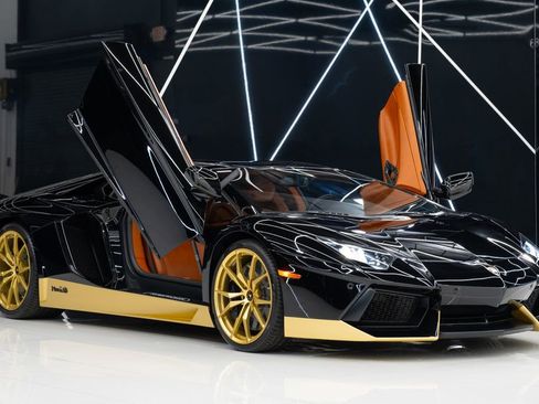 Used 2017 Lamborghini Aventador LP 700-4 image 3