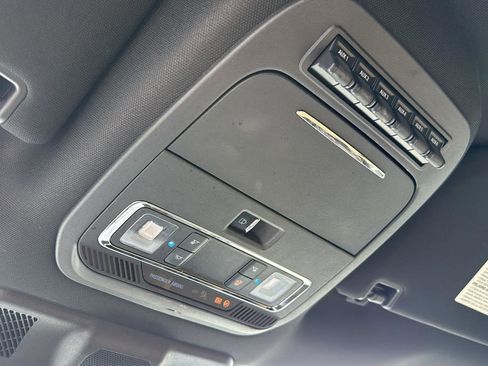 Used 2023 Ford F350 Lariat w/ FX4 Off-Road Package image 22