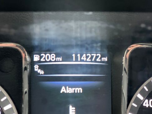 Used 2017 Nissan Titan SL image 24