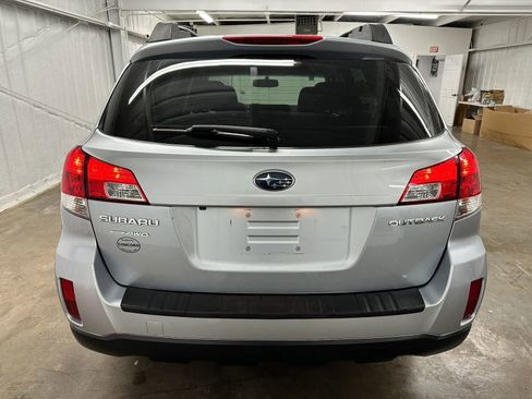 Used 2013 Subaru Outback 2.5i Premium AWD/4WD image 5