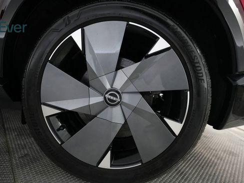 Used 2024 Nissan Ariya AWD image 9