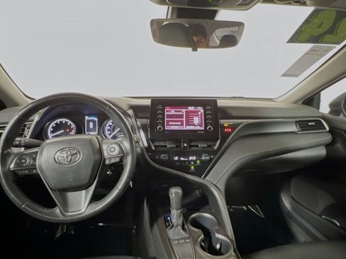 Used 2024 Toyota Camry SE image 30