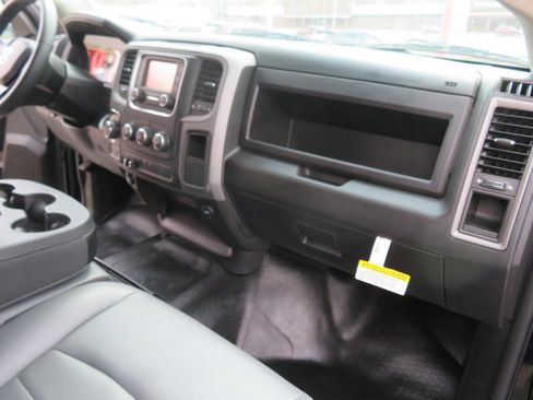 Used 2021 RAM 1500 Tradesman w/ Chrome Appearance Group image 18