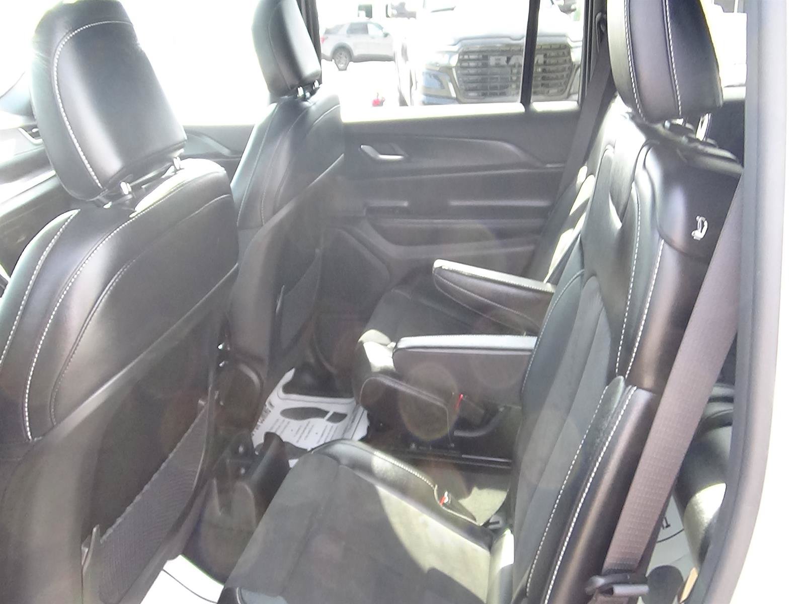 Certified 2025 Jeep Grand Cherokee L Altitude AWD/4WD image 13