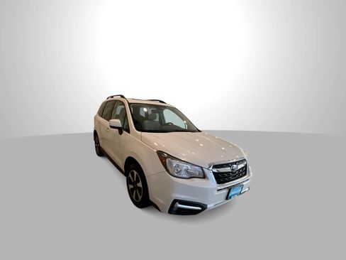 Used 2018 Subaru Forester 2.5i Premium AWD/4WD image 2