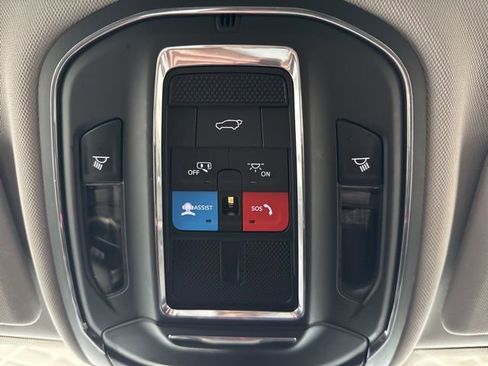 Used 2023 Jeep Grand Cherokee Limited AWD/4WD image 48