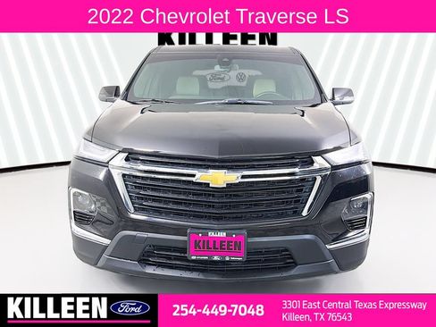 Used 2022 Chevrolet Traverse LS FWD image 2