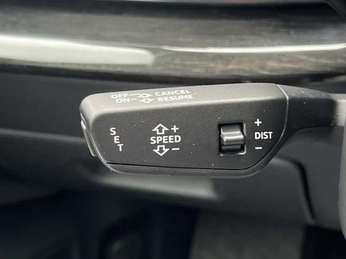 Used 2019 Audi Q8 Prestige AWD/4WD image 45