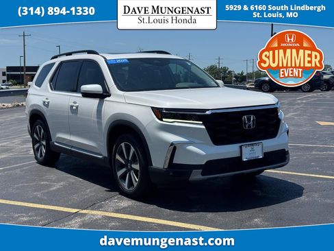 Certified 2025 Honda Pilot Touring image 1