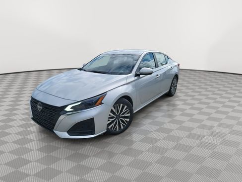 Used 2023 Nissan Altima 2.5 SV image 4