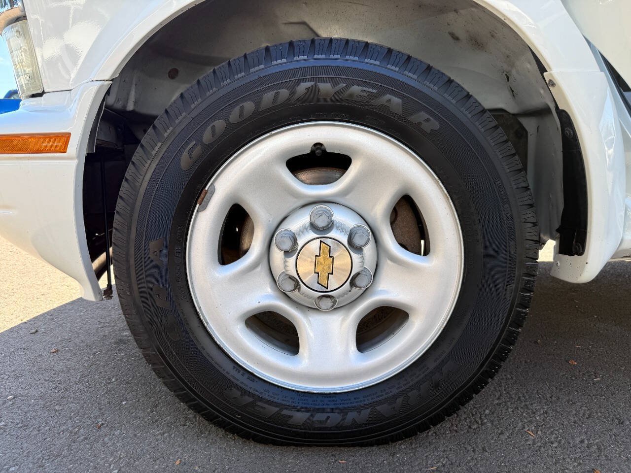 Used 2003 Chevrolet Astro LT AWD/4WD image 26