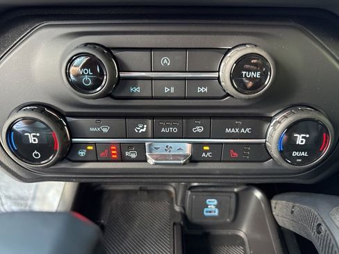 Used 2025 Ford Bronco Badlands AWD/4WD image 17