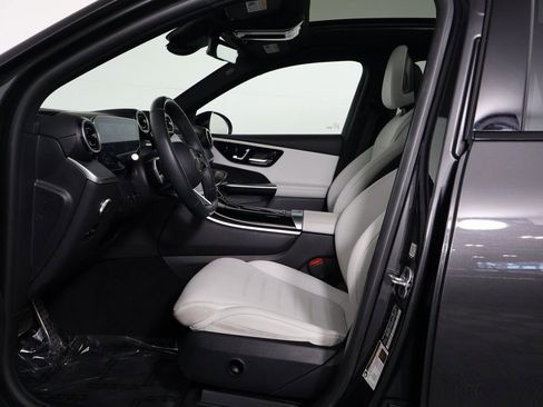 Used 2024 Mercedes-Benz GLC 300 4MATIC image 10