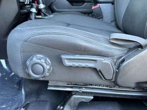 Used 2022 Jeep Gladiator Sport AWD/4WD image 13