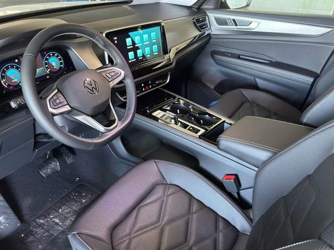 New 2026 Volkswagen Atlas Cross Sport SE FWD image 10