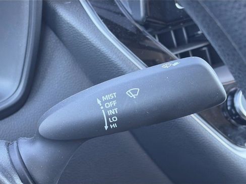 Used 2025 Toyota Corolla LE image 21