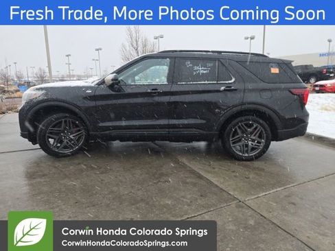 Used 2025 Ford Explorer ST-Line w/ ST-Line Street Pack image 4