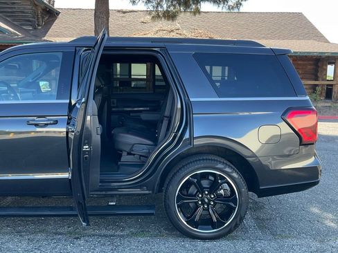 Certified 2024 Ford Expedition Limited image 46
