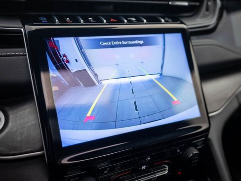 Used 2023 Jeep Grand Cherokee 4WD 4xe image 33