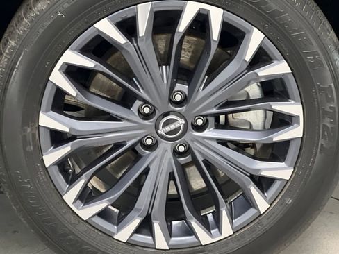 Used 2025 Nissan Rogue SL w/ Tech Package FWD image 67