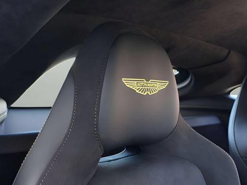 Used 2026 Aston Martin V8 Vantage Coupe RWD image 15