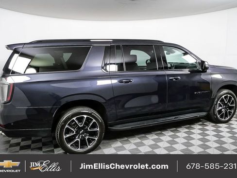 Used 2025 Chevrolet Suburban RST w/ Comfort Package image 29