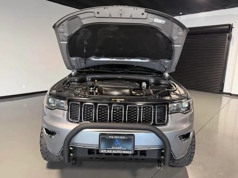 Used 2019 Jeep Grand Cherokee Limited AWD/4WD image 7